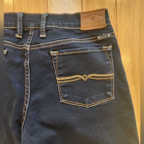 LUCKY BRAND Charlie Baby Boot | Blue Flare & Wide Leg Jeans - Picture 8 of 13